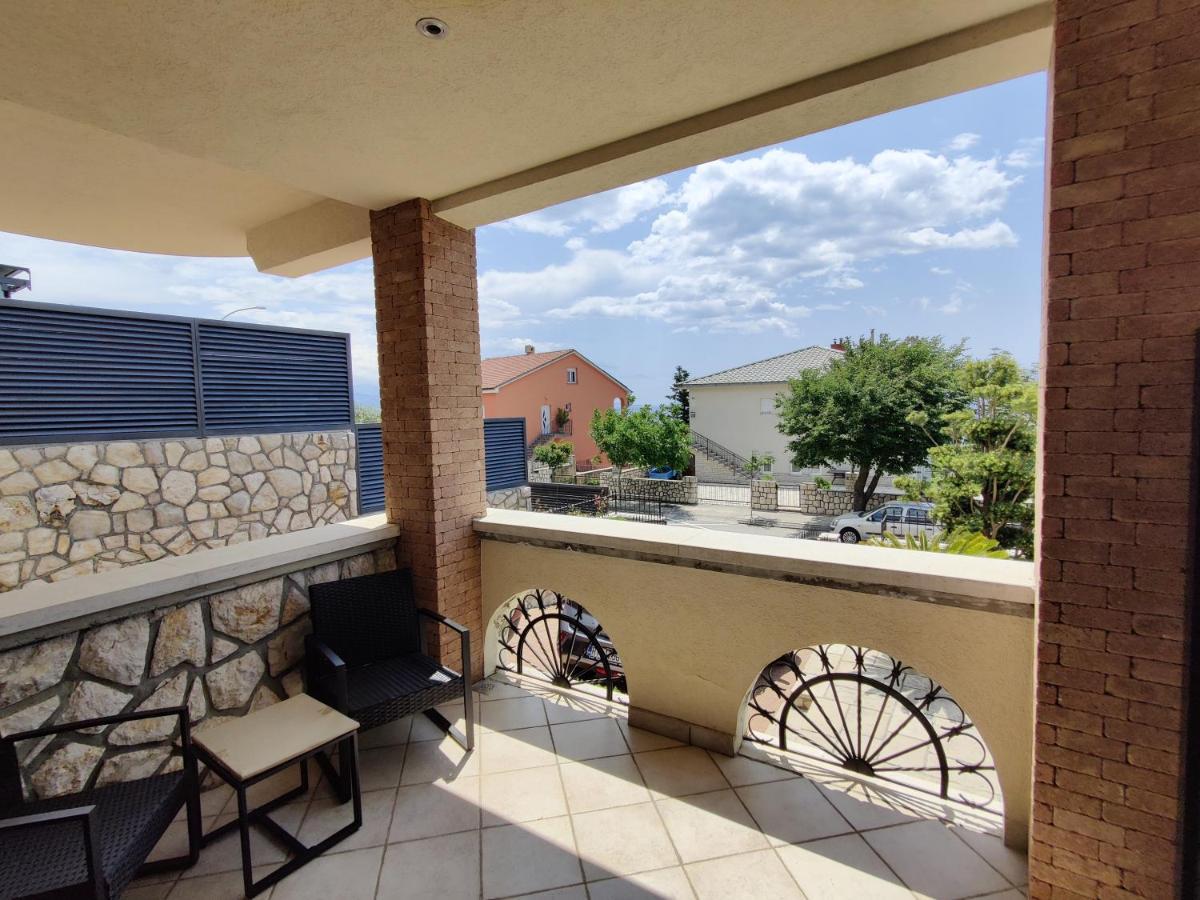 Biuk Apartments Novi Vinodolski Zewnętrze zdjęcie