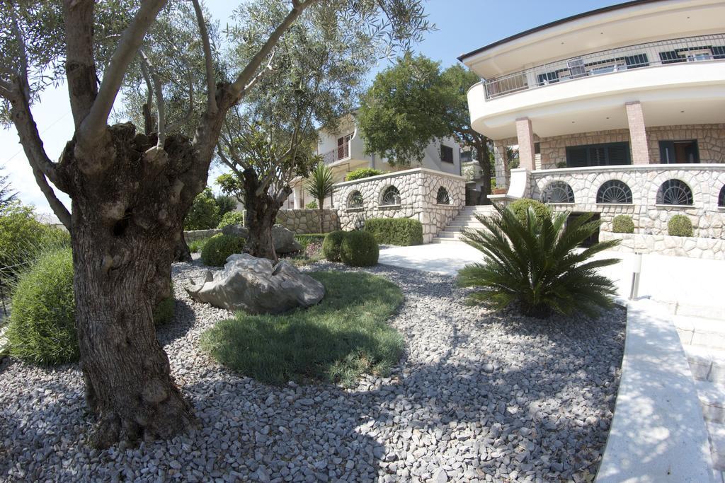 Biuk Apartments Novi Vinodolski Zewnętrze zdjęcie